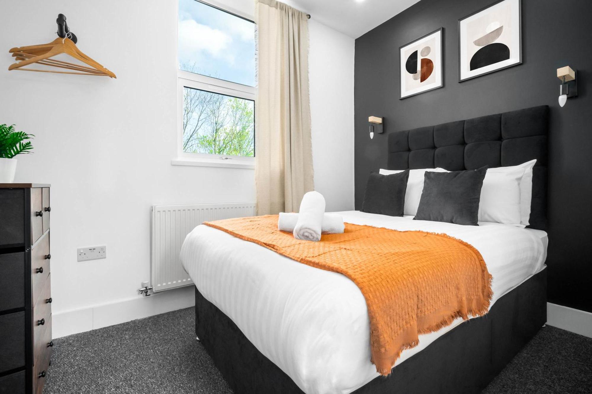 Luxe Apartment - Rowley Regis - Parking - Top Rated - Netflix - Wifi - 49Bg Cradley Heath Esterno foto